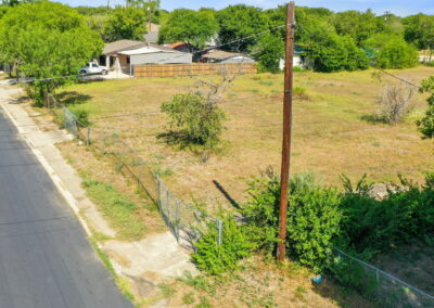 Closer aerial view of San Antonio Fortuna lot.
