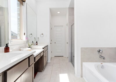 11114 Mill Park - primary bathroom with double vanities